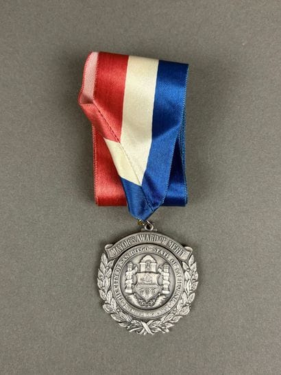 Médaille d'honneur donnée par le maire de...