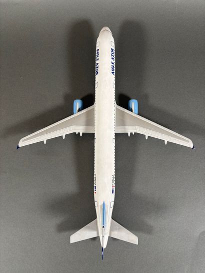 Maquette en résine AIRBUS A321 aux couleurs...