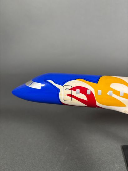 Deux maquettes en plastique 328JET et Bombardier...