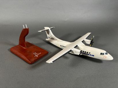 Maquette aux couleurs d'Airlinair ATR 42-500....