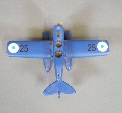 Quatre avions miniatures : Dornier Do-X en...