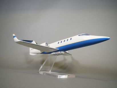 LEARJET Bombardier. Maquette de Jet à deux...