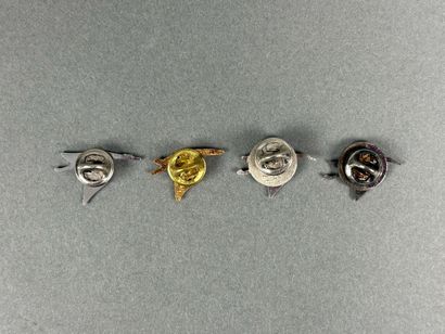 Réunion de 4 pin's de l'amicale Hispano-Suiza....