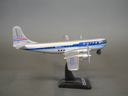 Quatre avions miniatures : Dornier Do-X en...