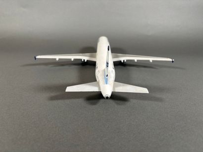 Maquette en résine AIRBUS A321 aux couleurs...