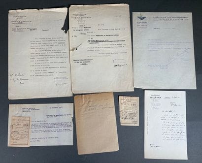 Réunion de documents comprenant : 
- Brouillon...