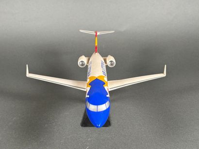 Deux maquettes en plastique 328JET et Bombardier...