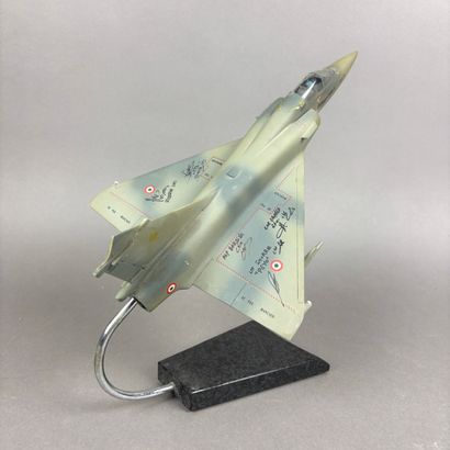 Maquette de Mirage portant la signature de...