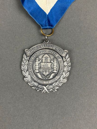 Médaille d'honneur donnée par le maire de...