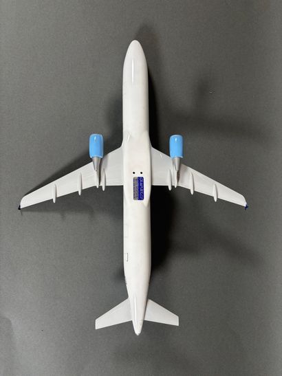 Maquette en résine AIRBUS A321 aux couleurs...