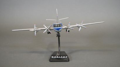 Quatre avions miniatures : Dornier Do-X en...