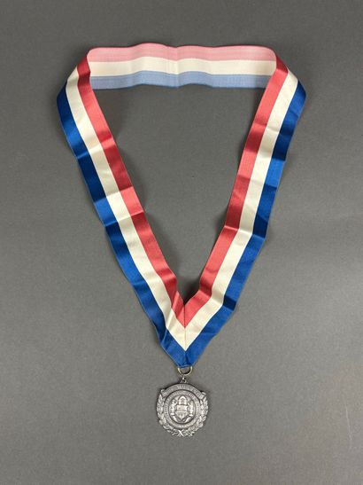 Médaille d'honneur donnée par le maire de...