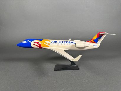 Deux maquettes en plastique 328JET et Bombardier...
