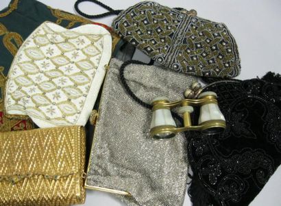 Ensemble de 5 sacs de bal perlés ou rigide,...