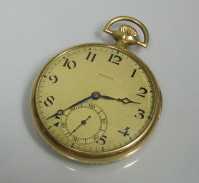 ZENITH
Montre de gousset en or jaune guilloché....