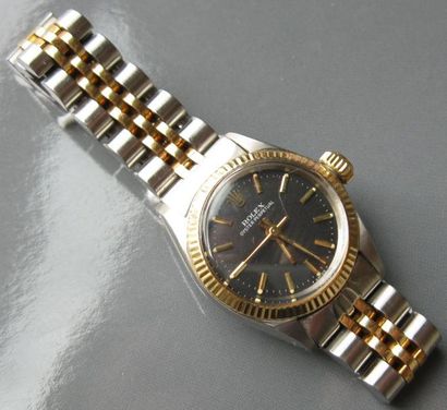 ROLEX
Modèle Oyster Perpetual. Montre-bracelet...