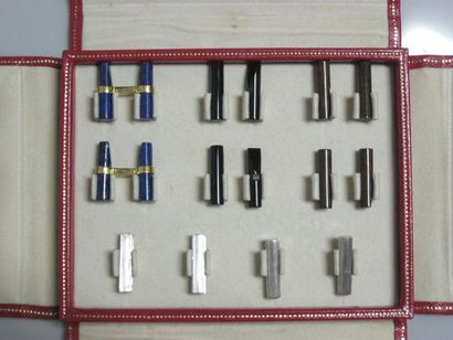 CARTIER
Paire de boutons de manchette à motifs...