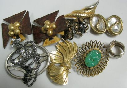 Lot de bijoux fantaisie: 3 paires boucles...