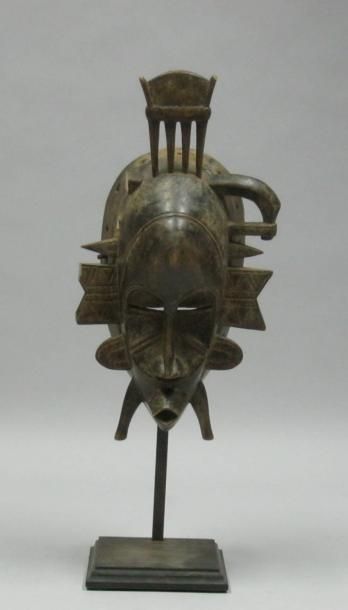 Afrique*
Masque. Accident. H: 34 cm