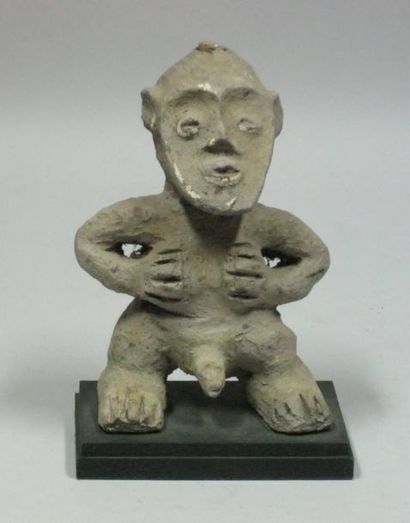 Afrique*
Personnage en terre cuite. H: 20,5...