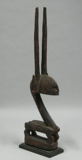 Afrique*
Cimier en forme d'antilope en bois...