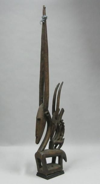 Afrique*
Cimier en bois sculpté en forme...