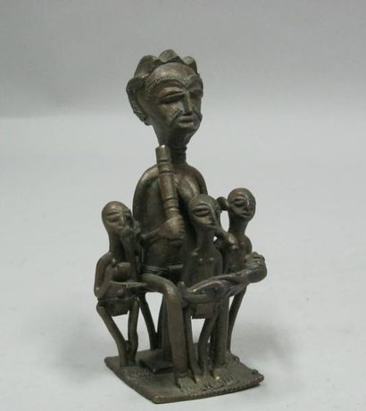 Afrique*
Groupe de personnages en cuivre....