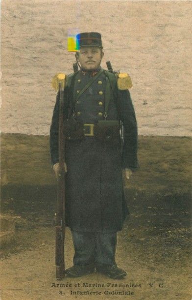 42 CARTES POSTALES MILITARIA : Divers. 