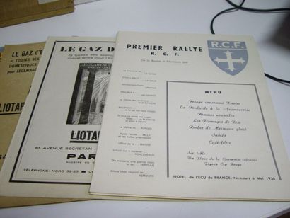 VIEUX PAPIERS & DOCUMENTS : Deux Classeurs...