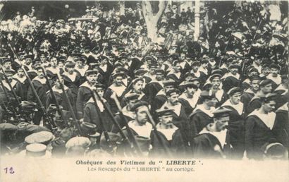 98 CARTES POSTALES LES BATEAUX : Paquebots...