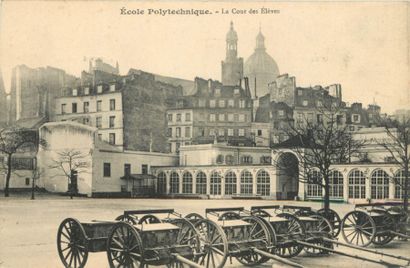 32 CARTES POSTALES PARIS : Divers. Dont