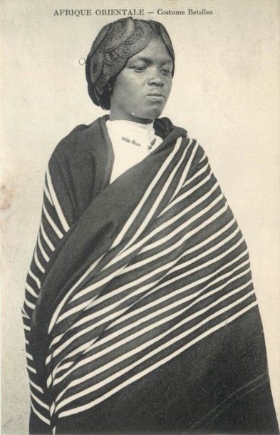 34 CARTES POSTALES MADAGASCAR : Villes, qqs...