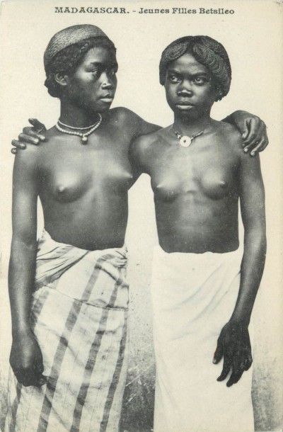 34 CARTES POSTALES MADAGASCAR : Villes, qqs...