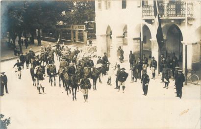 77 CARTES PHOTOS DIVERSES : Situées et/ou...