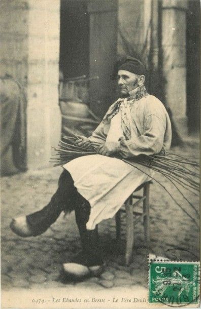 51 CARTES POSTALES SCENES & TYPES : Divers...