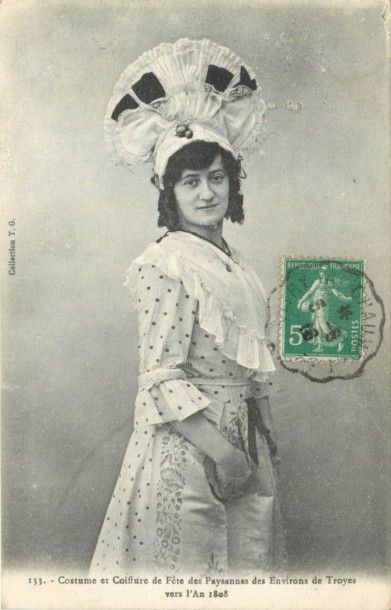51 CARTES POSTALES SCENES & TYPES : Divers...