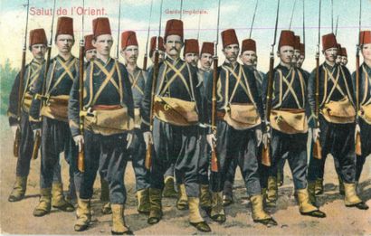 33 CARTES POSTALES MILITARIA : Divers Pays....
