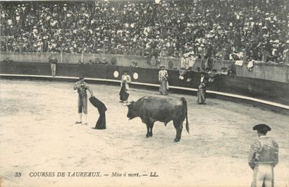 42 CARTES POSTALES TAUROMACHIE : Majorité...