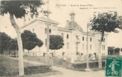 51 CARTES POSTALES LES ECOLES : Divers Départements....