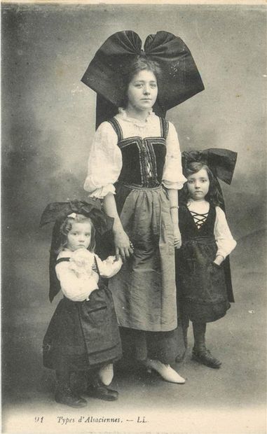 64 CARTES POSTALES EST : Dépts 57-2cp, 67-18cp,...