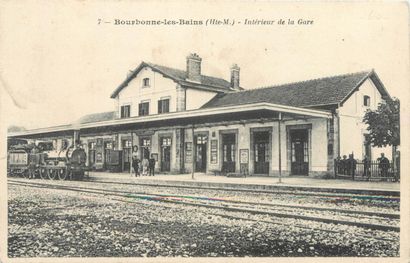 17 CARTES POSTALES TRAINS, TRAMWAYS & GARES...