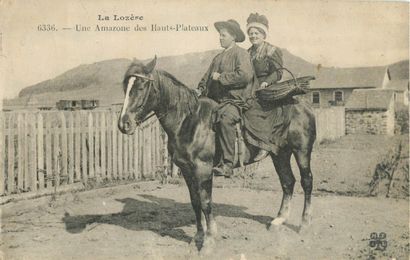 39 CARTES POSTALES SCENES & TYPES : Diverses...