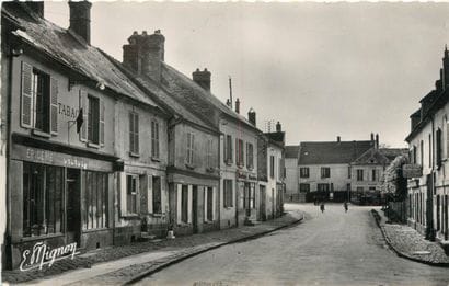 394 CARTES POSTALES OISE : La Ville de Mareuil...