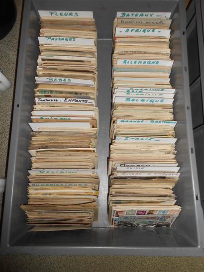 5 600 CARTES POSTALES VARIA : Environ 5 600...