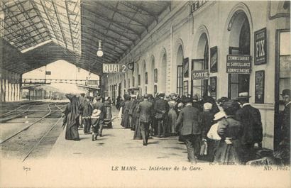 42 CARTES POSTALES GARES & TRAINS : Divers...