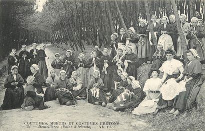 46 CARTES POSTALES COUTUMES, MOEURS ET COSTUMES...