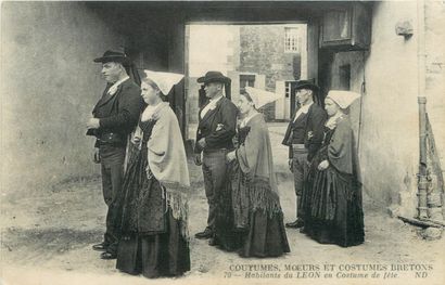 46 CARTES POSTALES COUTUMES, MOEURS ET COSTUMES...