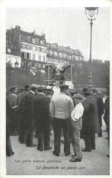 37 CARTES POSTALES LES PETITS METIERS PARISIENS...