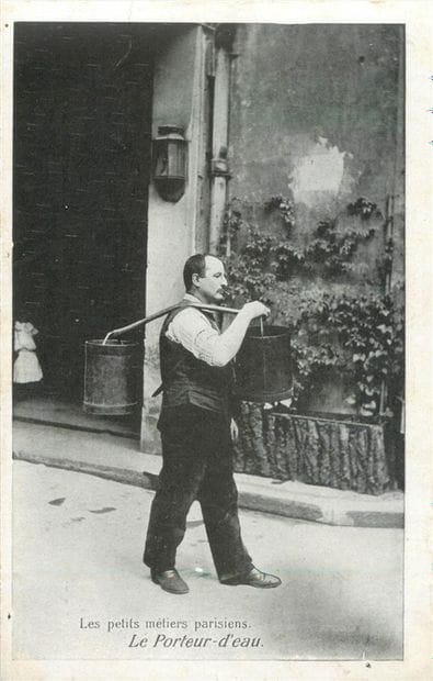 37 CARTES POSTALES LES PETITS METIERS PARISIENS...