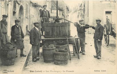9 CARTES POSTALES ALCOOL : Les Pressoirs...